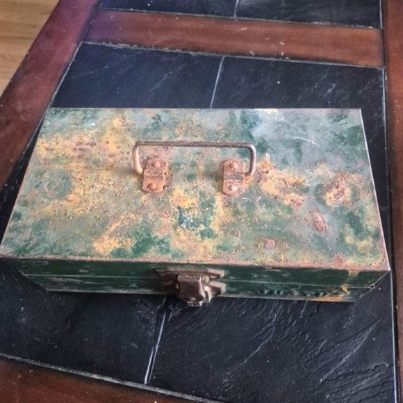 Vintage Metal tool box by Justus, Nice patina, Green - Picture 3 of 6